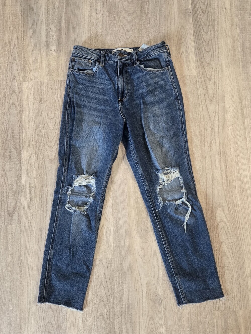 Hollister curvy high rise mom jeans 3 short, distressed denim jeans with ripped